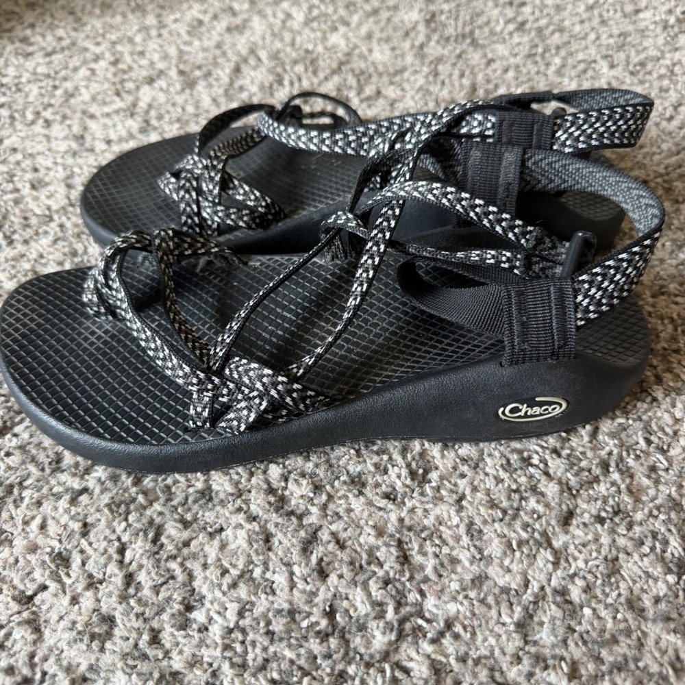 Chaco Z Cloud 2 Sandals Womens Black White Strappy Toe Loop Hiking Water Shoes